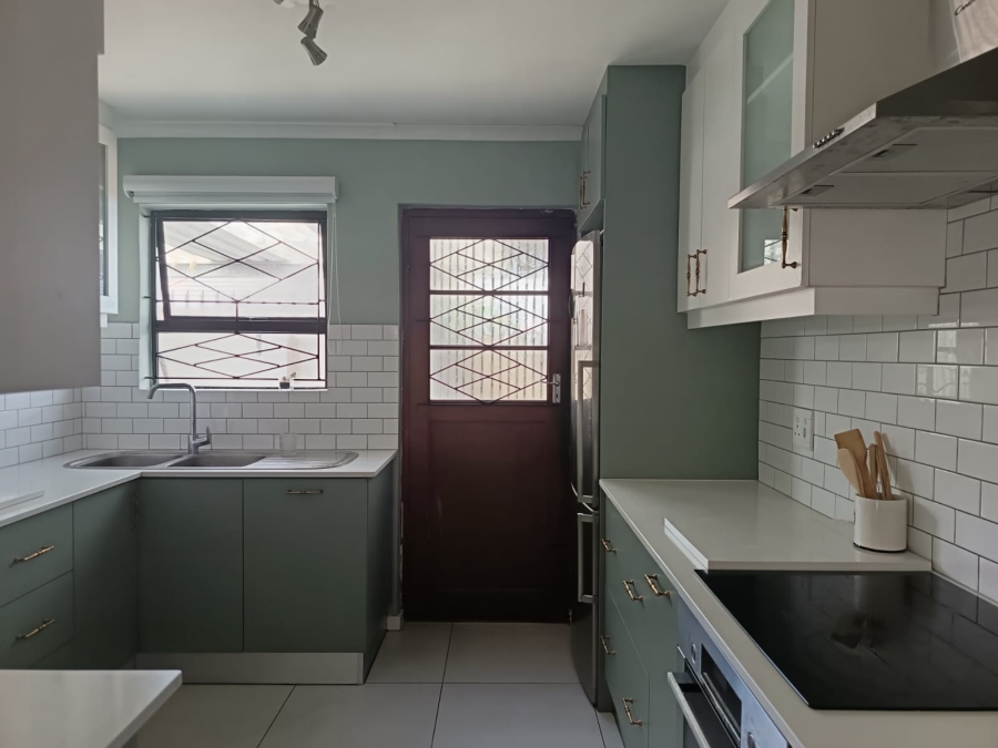 4 Bedroom Property for Sale in Athlone Western Cape